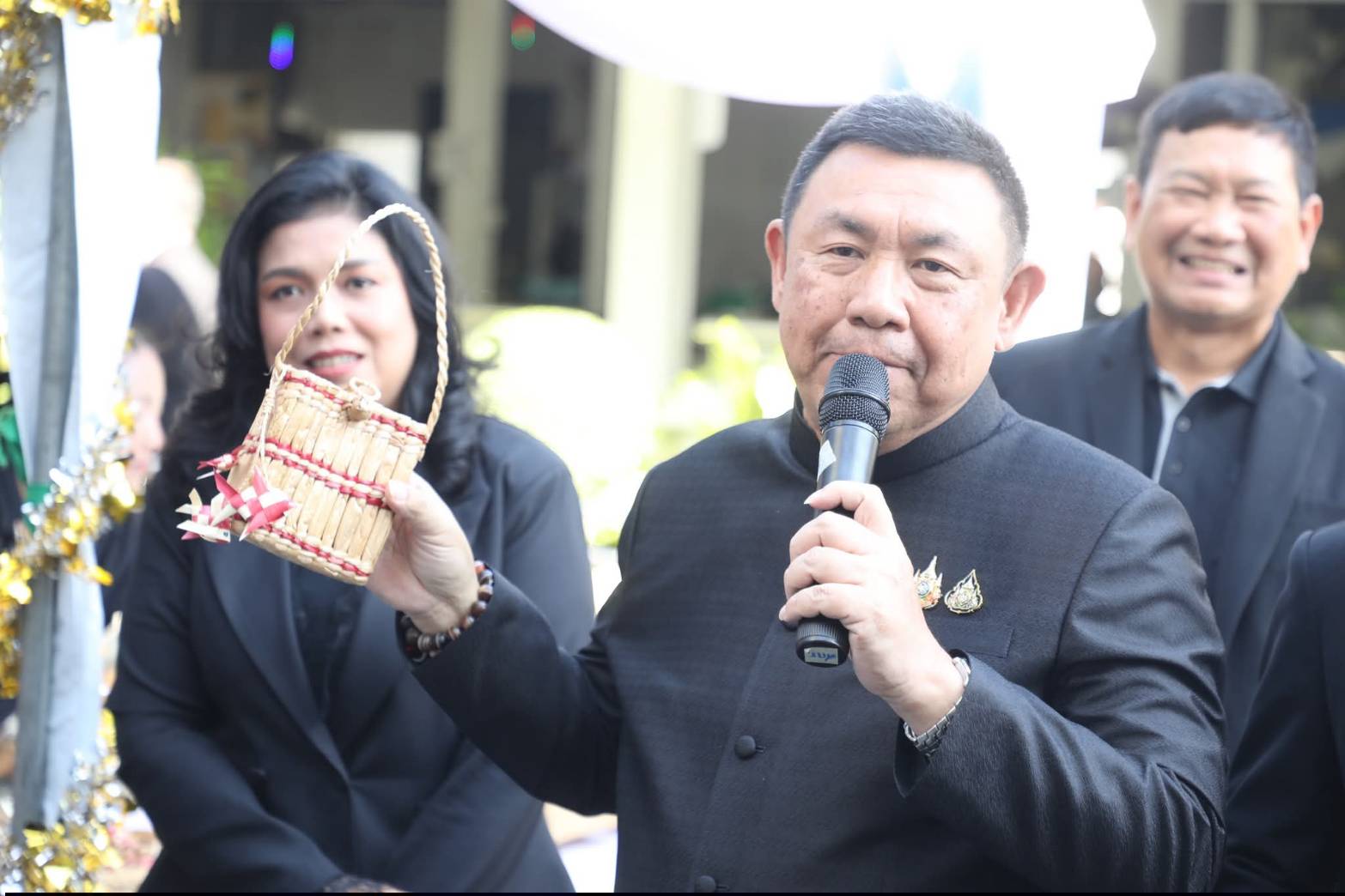 title - ส.ป.ก. เดินหน้าส่งเสริมรายได้เกษตรกร จัดงาน “ส่งความสุขปีใหม่ มอบให้เกษตรกรในเขตปฏิรูปที่ดิน” ทั่วประเทศ  ณ สำนักงานการปฏิรูปที่ดินเพื่อเกษตรกรรม ถนน ราชดำเนินนอก